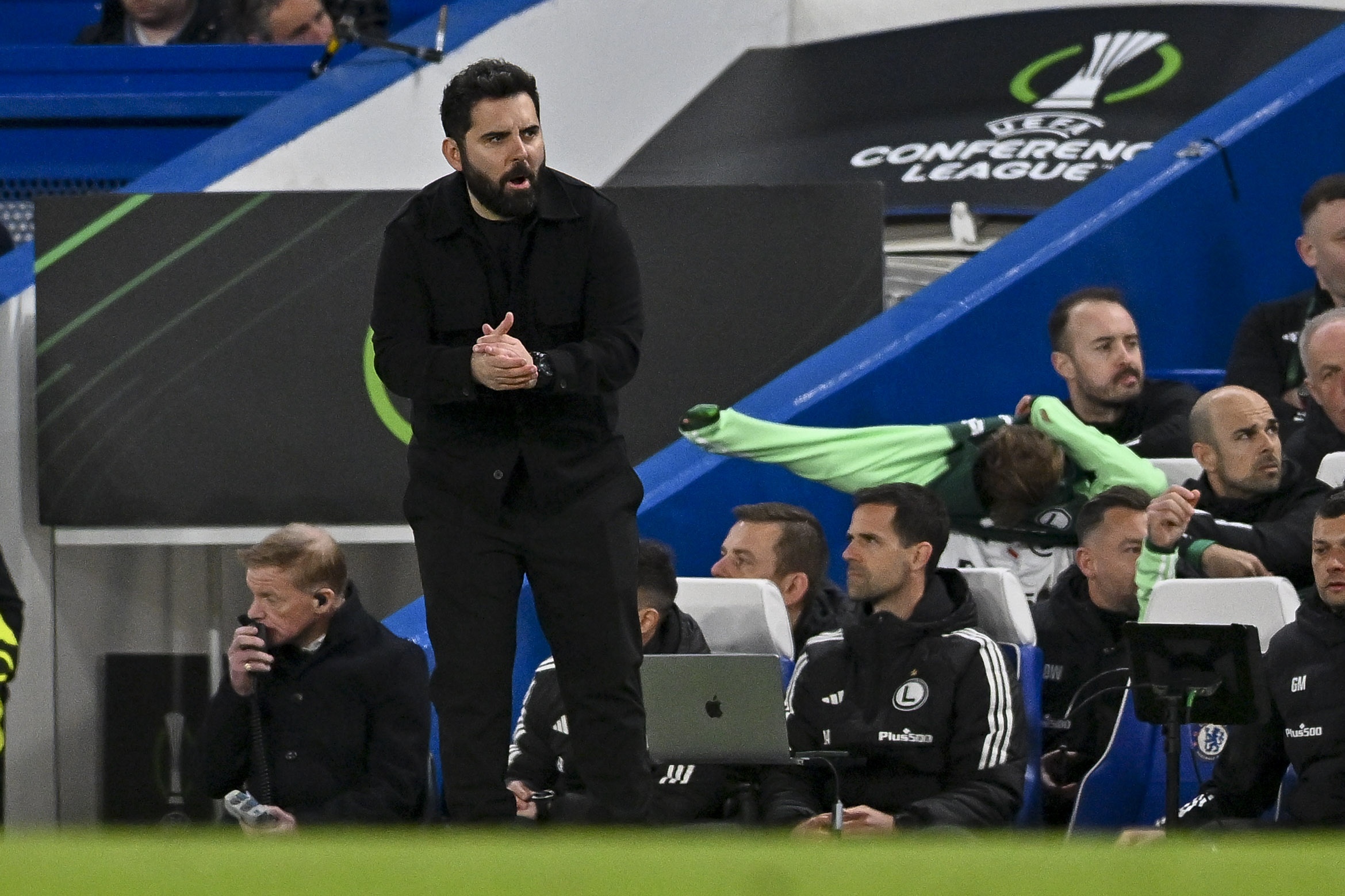 国家的新机, 位置, 费奥