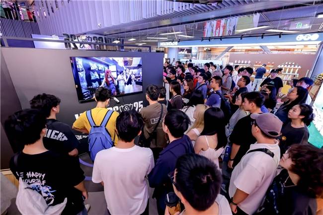 与玩家近距 与玩家近距